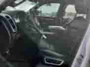 2022 Ram 1500 Laramie z VIN 1C6SRFJT0NN182360, wystawiony jako Copart lot #84590195 z przebiegiem Nie podano mil oraz Nie do naprawy • Non repairable. Historia ofert i sprzedaży dostępna na DreamBid. Obrazek 7.