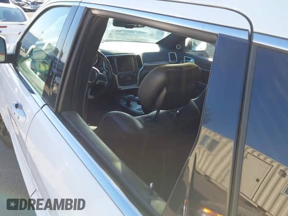 2015 Jeep Grand Cherokee SRT с VIN 1C4RJFDJ2FC115748, выставлен на аукционе IAAI как лот 41323699 с пробегом 64 628 миль миль и . История ставок и продаж доступна на DreamBid. Изображение 6.