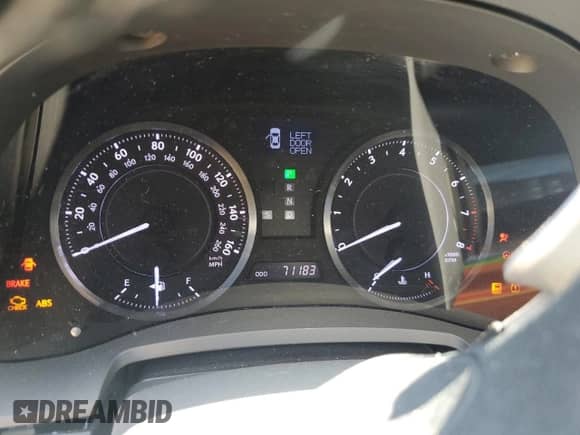 2014 Lexus IS 350 C с VIN JTHFE2C24E2510141, выставлен на аукционе Copart как лот 68861185 с пробегом 71 183 миль миль и Списание • Salvage title. История ставок и продаж доступна на DreamBid. Изображение 9.