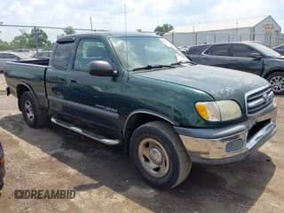 2002 Toyota Tundra SR5 with VIN 5TBRN34152S282030, listed as a IAAI auction lot 42829387 with 192,147 mi miles and . Bid and sale history available at DreamBid. Image 1.