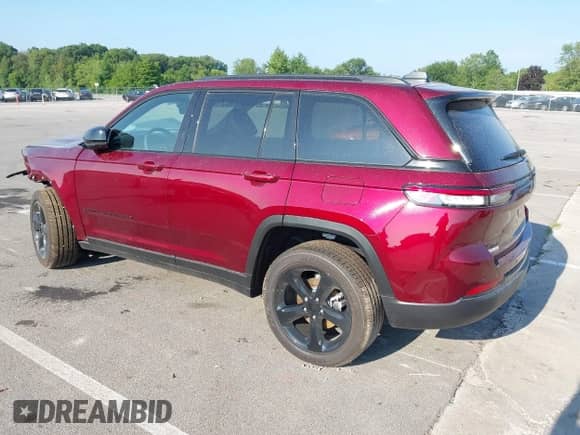 2025 Jeep Grand Cherokee Altitude z VIN 1C4RJHAG9SC314195, wystawiony jako IAAI lot #42963578 z przebiegiem 2 164 mil mil oraz . Historia ofert i sprzedaży dostępna na DreamBid. Obrazek 3.