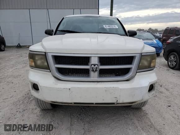 2009 Dodge Dakota with VIN 1D3HE32K69S747955, listed as a Copart auction lot 81483314 with 184,285 mi miles and Clean title. Bid and sale history available at DreamBid. Image 5.