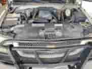 2003 Chevrolet Silverado 2500HD LS z VIN 1GCHC23U23F257859, wystawiony jako Copart lot #66753995 z przebiegiem 241 022 mil mil oraz Szkoda całkowita • Salvage title. Historia ofert i sprzedaży dostępna na DreamBid. Obrazek 11.