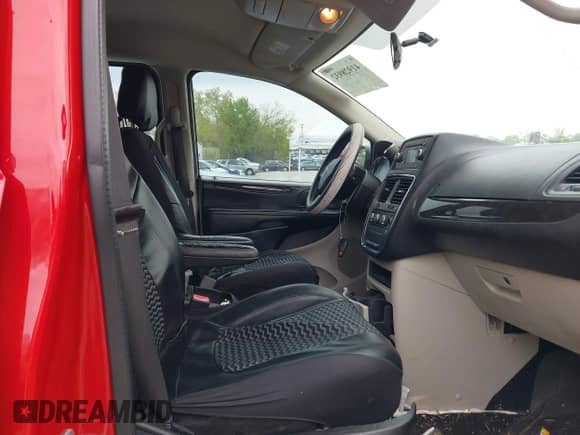 2015 Dodge Grand Caravan American Value with VIN 2C4RDGBG9FR650409, listed as a IAAI auction lot 41928932 with 171,337 mi miles and . Bid and sale history available at DreamBid. Image 5.