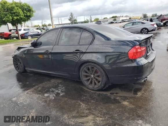 2011 BMW 3 Series 328i с VIN WBAPH7C5XBE126053, выставлен на аукционе Copart как лот 82323095 с пробегом 111 086 миль миль и Списание • Salvage title. История ставок и продаж доступна на DreamBid. Изображение 2.