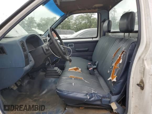 1995 Nissan Frontier z VIN 1N6SD11S2SC462237, wystawiony jako Copart lot #81178665 z przebiegiem 161 959 mil mil oraz Czysty tytuł • Clean title. Historia ofert i sprzedaży dostępna na DreamBid. Obrazek 7.