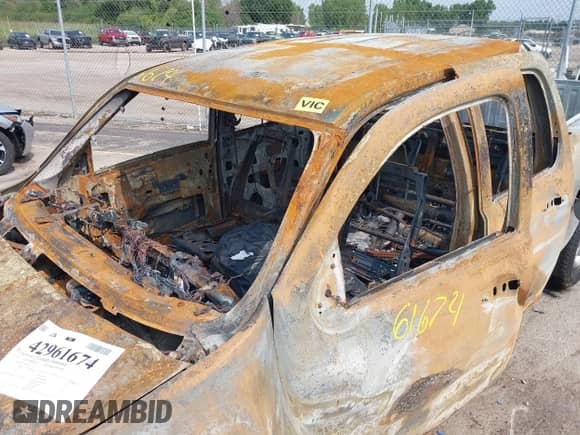 2013 Chevrolet Silverado 1500 LT with VIN 3GCPKSE72DG257575, listed as a IAAI auction lot 42961674 with Not provided miles and . Bid and sale history available at DreamBid. Image 6.