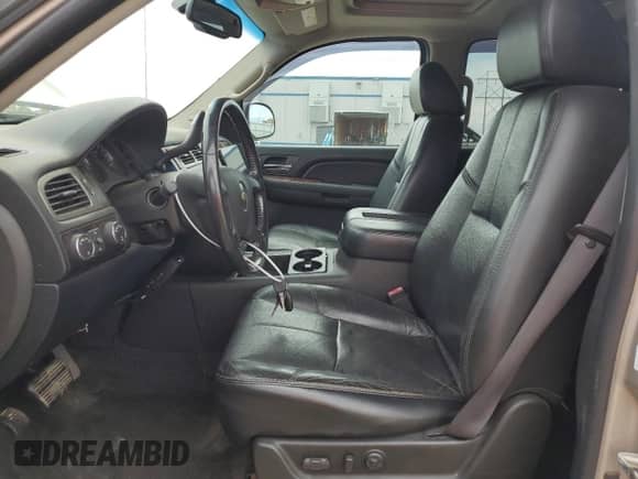 2007 Chevrolet Avalanche 3LT z VIN 3GNFK123X7G136408, wystawiony jako Copart lot #67754975 z przebiegiem 151 672 mil mil oraz Czysty tytuł • Clean title. Historia ofert i sprzedaży dostępna na DreamBid. Obrazek 7.