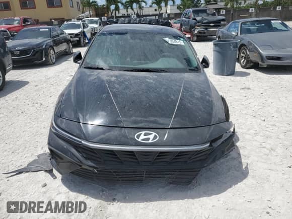 2024 Hyundai Elantra SEL with VIN KMHLM4DG1RU643250, listed as a Copart auction lot 67304915 with 8,194 mi miles and Clean title. Bid and sale history available at DreamBid. Image 5.