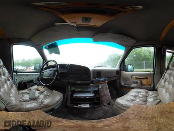 1994 Ford Econoline Cargo с VIN 1FDEE14N3RHA79838, выставлен на аукционе IAAI как лот 42207281 с пробегом Не указан миль и . История ставок и продаж доступна на DreamBid. Изображение 20.