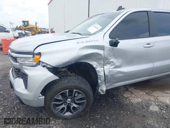 2022 Chevrolet Silverado 1500 RST z VIN 1GCUDEET8NZ571342, wystawiony jako IAAI lot #42146604 z przebiegiem 90 957 mil mil oraz . Historia ofert i sprzedaży dostępna na DreamBid. Obrazek 6.