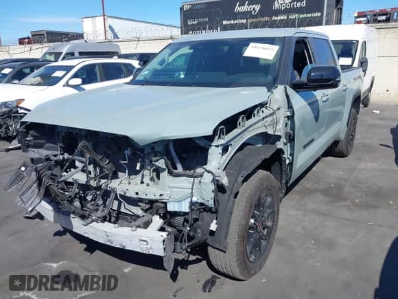 2024 Toyota Tundra Limited z VIN 5TFWA5DB9RX161273, wystawiony jako IAAI lot #41676655 z przebiegiem 10 371 mil mil oraz . Historia ofert i sprzedaży dostępna na DreamBid. Obrazek 2.