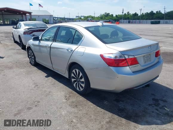 2014 Honda Accord Touring z VIN 1HGCR6F74EA008809, wystawiony jako IAAI lot #42160566 z przebiegiem 66 879 mil mil oraz . Historia ofert i sprzedaży dostępna na DreamBid. Obrazek 3.