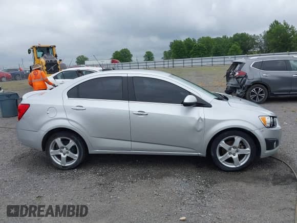 2016 Chevrolet Sonic LTZ с VIN 1G1JE5SB1G4131452, выставлен на аукционе IAAI как лот 42478255 с пробегом 162 621 миль миль и . История ставок и продаж доступна на DreamBid. Изображение 13.