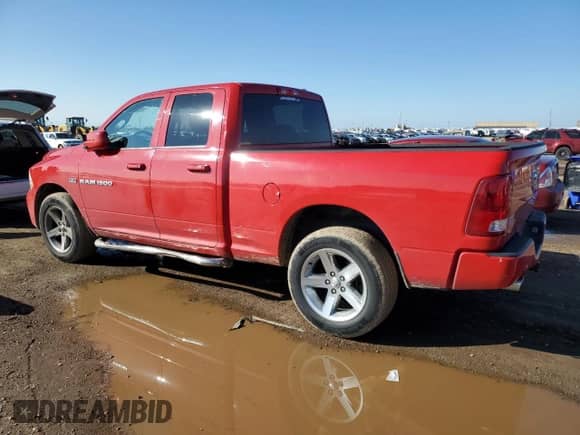 2012 Ram 1500 Express z VIN 1C6RD7FT6CS139720, wystawiony jako Copart lot #71179305 z przebiegiem 143 164 mil mil oraz Czysty tytuł • Clean title. Historia ofert i sprzedaży dostępna na DreamBid. Obrazek 2.