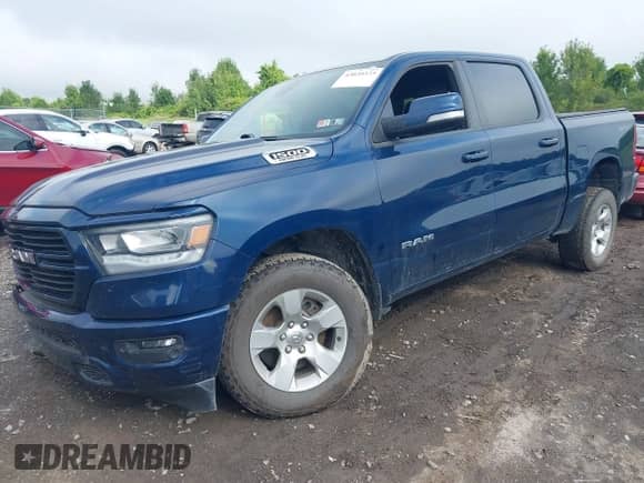 2021 Ram 1500 Big Horn z VIN 1C6SRFFTXMN716908, wystawiony jako IAAI lot #43039373 z przebiegiem 99 489 mil mil oraz . Historia ofert i sprzedaży dostępna na DreamBid. Obrazek 17.