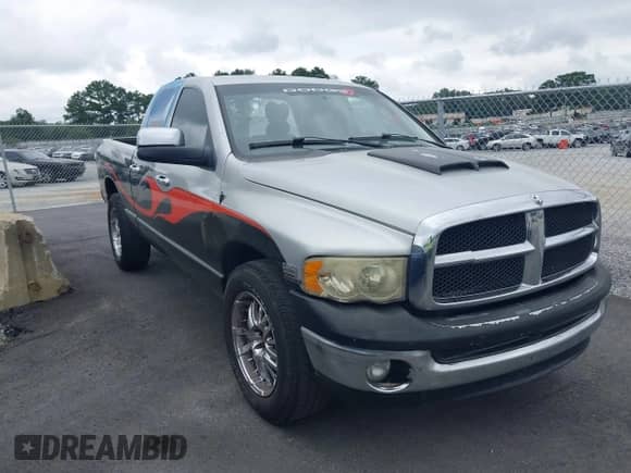 2005 Dodge 1500 SLT z VIN 1D7HA18D05J535589, wystawiony jako IAAI lot #43061903 z przebiegiem 288 804 mil mil oraz . Historia ofert i sprzedaży dostępna na DreamBid. Obrazek 1.