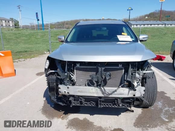 2017 Nissan Pathfinder S z VIN 5N1DR2MN1HC673409, wystawiony jako IAAI lot #41992057 z przebiegiem 132 562 mil mil oraz . Historia ofert i sprzedaży dostępna na DreamBid. Obrazek 13.