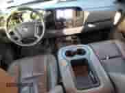 2009 GMC Sierra 1500 z VIN 1GTHC49K59E140731, wystawiony jako Copart lot #85445764 z przebiegiem 245 081 mil mil oraz Szkoda całkowita • Salvage title. Historia ofert i sprzedaży dostępna na DreamBid. Obrazek 8.