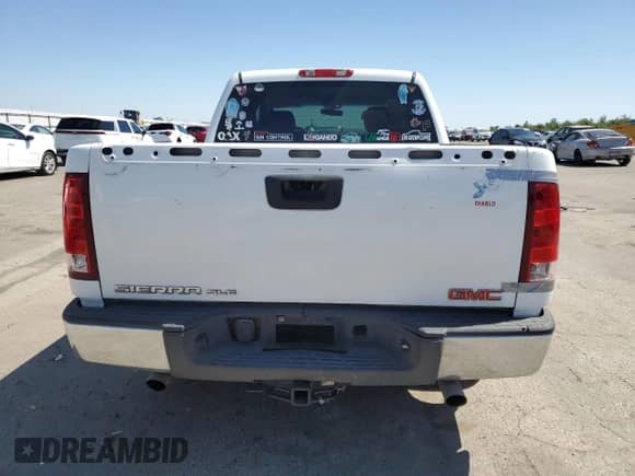 2007 GMC Sierra 1500 SLT with VIN 2GTEC13J671505028, listed as a Copart auction lot 64141265 with 172,221 mi miles and Salvage title. Bid and sale history available at DreamBid. Image 6.