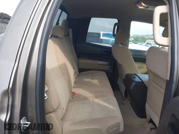 2010 Toyota Tundra с VIN 5TFUY5F16AX141008, выставлен на аукционе IAAI как лот 42952206 с пробегом 140 458 миль миль и . История ставок и продаж доступна на DreamBid. Изображение 8.