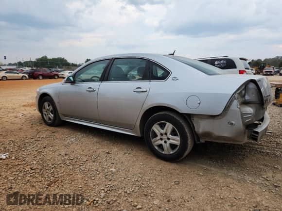2009 Chevrolet Impala LS with VIN 2G1WB57K291292477, listed as a Copart auction lot 81583775 with 240,932 mi miles and Salvage title. Bid and sale history available at DreamBid. Image 2.