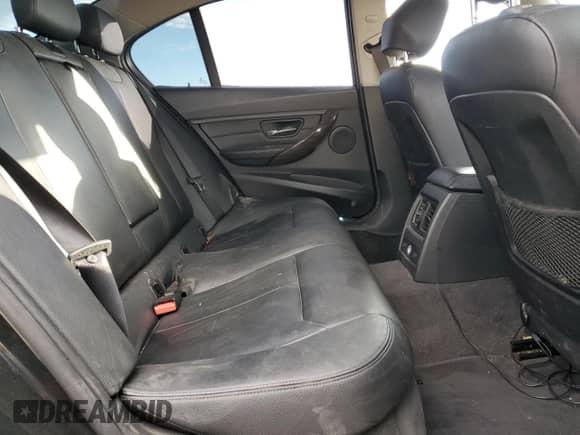 2012 BMW 3 Series 328i с VIN WBA3A5C52CF258419, выставлен на аукционе Copart как лот 86695705 с пробегом 124 407 миль миль и Списание • Salvage title. История ставок и продаж доступна на DreamBid. Изображение 10.