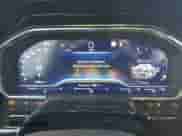 2024 Chevrolet Silverado 1500 LT z VIN 2GCUDDED0R1157361, wystawiony jako IAAI lot #43033954 z przebiegiem 54 137 mil mil oraz . Historia ofert i sprzedaży dostępna na DreamBid. Obrazek 7.
