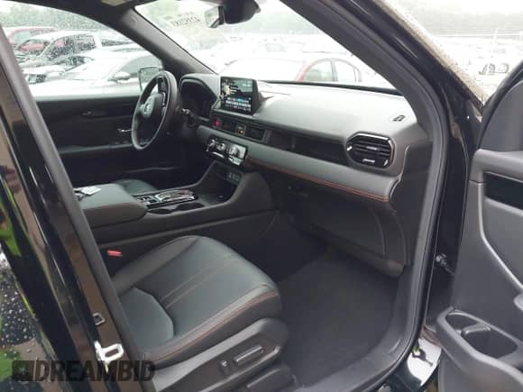 2025 Honda Pilot TrailSport with VIN 5FNYG1H66SB082138, listed as a IAAI auction lot 42352183 with 3,270 mi miles and . Bid and sale history available at DreamBid. Image 5.