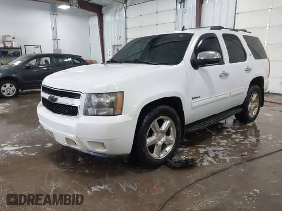 2011 Chevrolet Tahoe LT z VIN 1GNSKBE01BR146873, wystawiony jako IAAI lot #41212135 z przebiegiem 262 793 mil mil oraz . Historia ofert i sprzedaży dostępna na DreamBid. Obrazek 18.