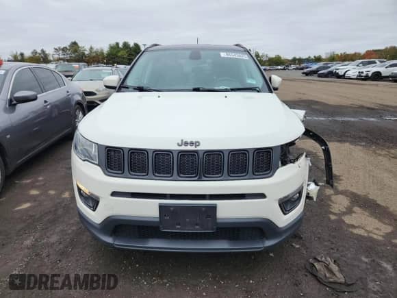 2018 Jeep Compass Latitude with VIN 3C4NJDBB9JT481282, listed as a Copart auction lot 86543825 with 92,137 mi miles and Non repairable. Bid and sale history available at DreamBid. Image 5.