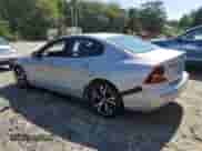 2025 Volvo S60 Core z VIN 7JRL12GJ8SG367311, wystawiony jako Copart lot #70122815 z przebiegiem Nie podano mil oraz Czysty tytuł • Clean title. Historia ofert i sprzedaży dostępna na DreamBid. Obrazek 2.