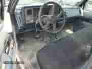 1994 Chevrolet Silverado 2500 с VIN 1GCFK24K5RZ275125, выставлен на аукционе Copart как лот 61460855 с пробегом 238 068 миль миль и Списание • Salvage title. История ставок и продаж доступна на DreamBid. Изображение 8.