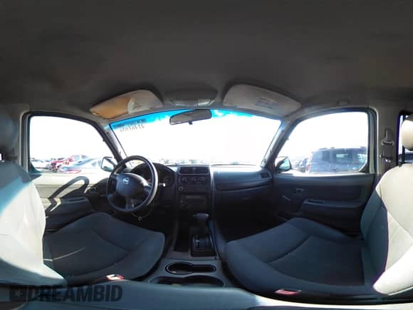 2004 Nissan Frontier XE z VIN 1N6ED27TX4C430206, wystawiony jako IAAI lot #41461934 z przebiegiem 238 555 mil mil oraz . Historia ofert i sprzedaży dostępna na DreamBid. Obrazek 19.