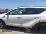 2009 Nissan Murano S с VIN JN8AZ18U99W010385, выставлен на аукционе IAAI как лот 42555427 с пробегом 175 673 миль миль и . История ставок и продаж доступна на DreamBid. Изображение 14.