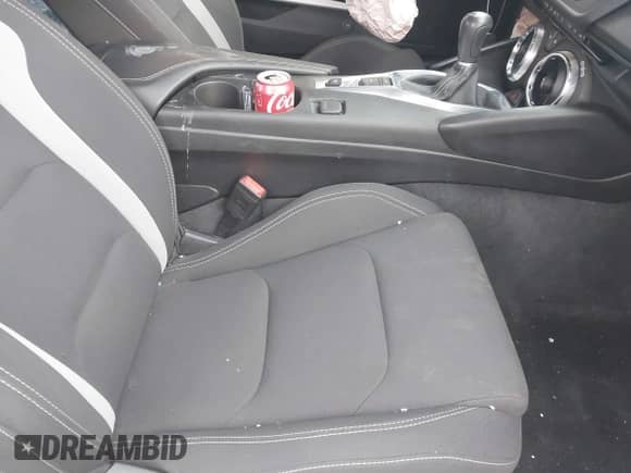 2018 Chevrolet Camaro 1LS с VIN 1G1FA1RX7J0103200, выставлен на аукционе IAAI как лот 41444951 с пробегом 9 678 миль миль и . История ставок и продаж доступна на DreamBid. Изображение 5.