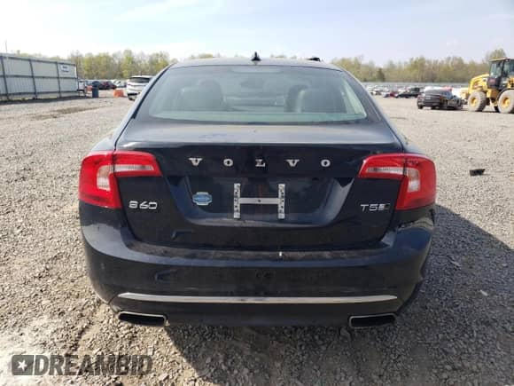 2018 Volvo S60 Inscription z VIN LYV402TK8JB168564, wystawiony jako Copart lot #54493755 z przebiegiem 84 408 mil mil oraz Szkoda całkowita • Salvage title. Historia ofert i sprzedaży dostępna na DreamBid. Obrazek 6.