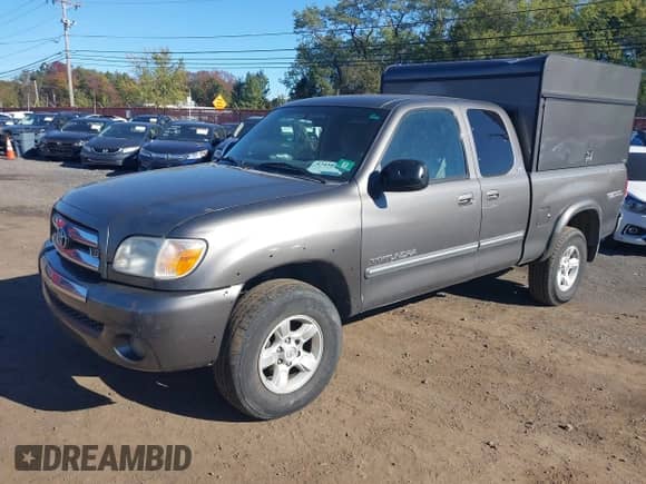 2005 Toyota Tundra SR5 с VIN 5TBBT44195S469630, выставлен на аукционе IAAI как лот 43458944 с пробегом 284 948 миль миль и . История ставок и продаж доступна на DreamBid. Изображение 18.