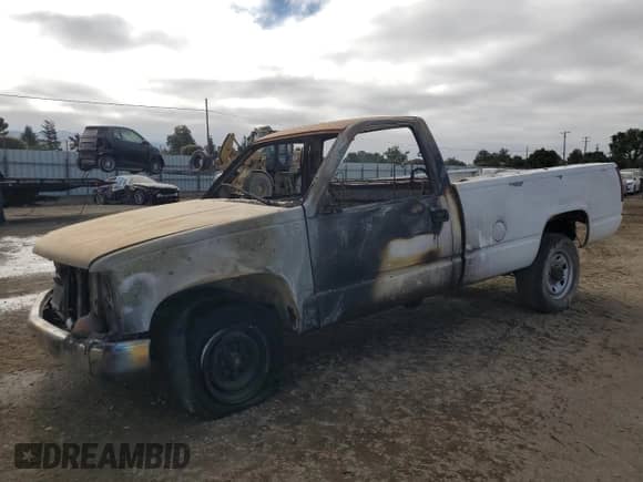 2000 Chevrolet Silverado 3500 с VIN 1GCGC34R8YR226245, выставлен на аукционе Copart как лот 65429905 с пробегом Не указан миль и Списание • Salvage title. История ставок и продаж доступна на DreamBid. Изображение 1.