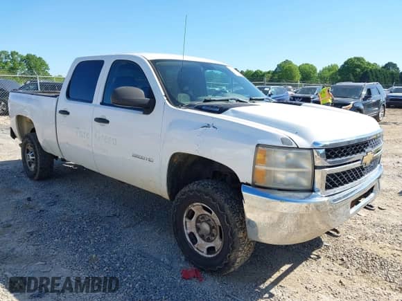 2011 Chevrolet Silverado 2500HD Work Truck z VIN 1GC1KVCG6BF233062, wystawiony jako IAAI lot #42886358 z przebiegiem 377 141 mil mil oraz . Historia ofert i sprzedaży dostępna na DreamBid. Obrazek 1.