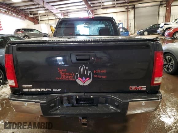 2010 GMC Sierra 1500 SLT z VIN 1GTSKWE34AZ229769, wystawiony jako Copart lot #46021315 z przebiegiem 149 493 mil mil oraz Czysty tytuł • Clean title. Historia ofert i sprzedaży dostępna na DreamBid. Obrazek 6.