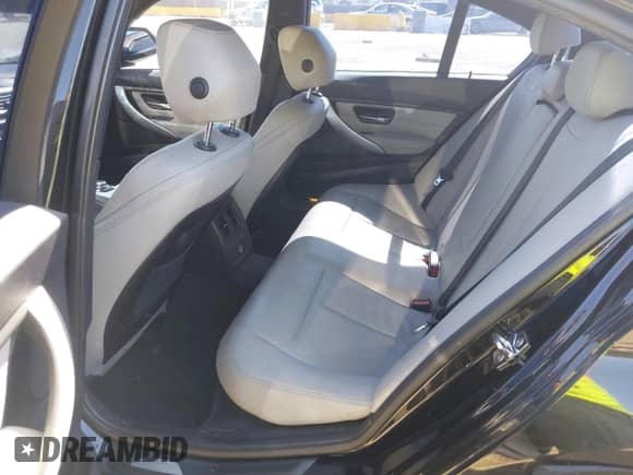 2012 BMW 3 Series 335i с VIN WBA3A9G5XCNP35508, выставлен на аукционе IAAI как лот 42331397 с пробегом 125 568 миль миль и . История ставок и продаж доступна на DreamBid. Изображение 8.