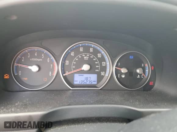 2009 Hyundai Santa Fe SE с VIN 5NMSH73E19H311239, выставлен на аукционе Copart как лот 68217795 с пробегом 135 275 миль миль и Списание • Salvage title. История ставок и продаж доступна на DreamBid. Изображение 9.