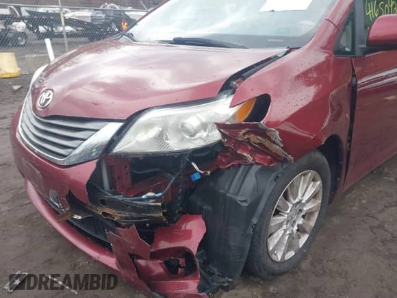 2013 Toyota Sienna XLE с VIN 5TDDK3DC5DS067049, выставлен на аукционе IAAI как лот 41650425 с пробегом 128 380 миль миль и . История ставок и продаж доступна на DreamBid. Изображение 6.