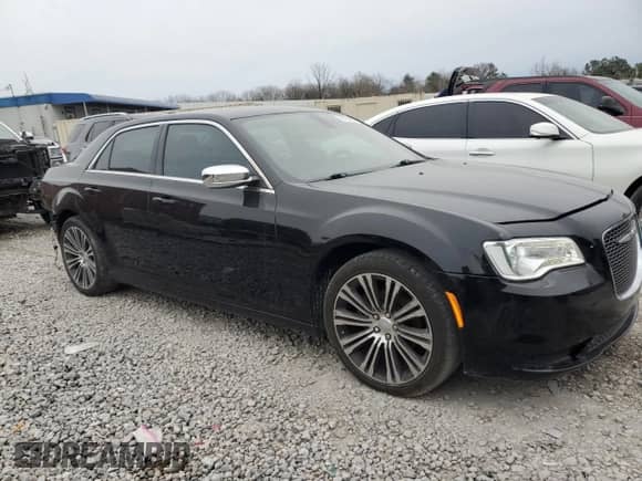 2019 Chrysler 300 Touring L with VIN 2C3CCAAG9KH569602, listed as a Copart auction lot 89164865 with 123,418 mi miles and Salvage title. Bid and sale history available at DreamBid. Image 4.