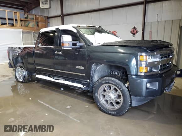 2019 Chevrolet Silverado 3500HD High Country с VIN 1GC4KYEYXKF209724, выставлен на аукционе Copart как лот 88151605 с пробегом 126 361 миль миль и Списание • Salvage title. История ставок и продаж доступна на DreamBid. Изображение 4.