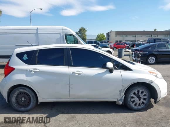 2014 Nissan Note SV z VIN 3N1CE2CP1EL427364, wystawiony jako IAAI lot #42678715 z przebiegiem 106 850 mil mil oraz . Historia ofert i sprzedaży dostępna na DreamBid. Obrazek 13.