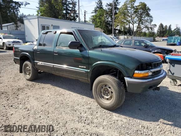 2001 Chevrolet S-10 LS with VIN 1GCDT13W41K206491, listed as a Copart auction lot 56377815 with Not provided miles and Salvage title. Bid and sale history available at DreamBid. Image 4.
