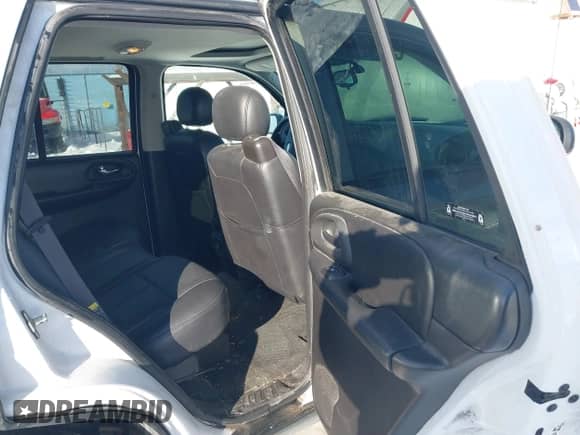 2005 Chevrolet TrailBlazer LS с VIN 1GNDT13S152287301, выставлен на аукционе IAAI как лот 41259166 с пробегом 164 812 миль миль и . История ставок и продаж доступна на DreamBid. Изображение 8.