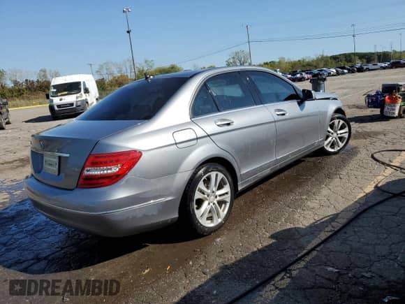2014 Mercedes-Benz C 250 Sport with VIN WDDGF4HB3EG245034, listed as a Copart auction lot 85295885 with 97,912 mi miles and Clean title. Bid and sale history available at DreamBid. Image 3.